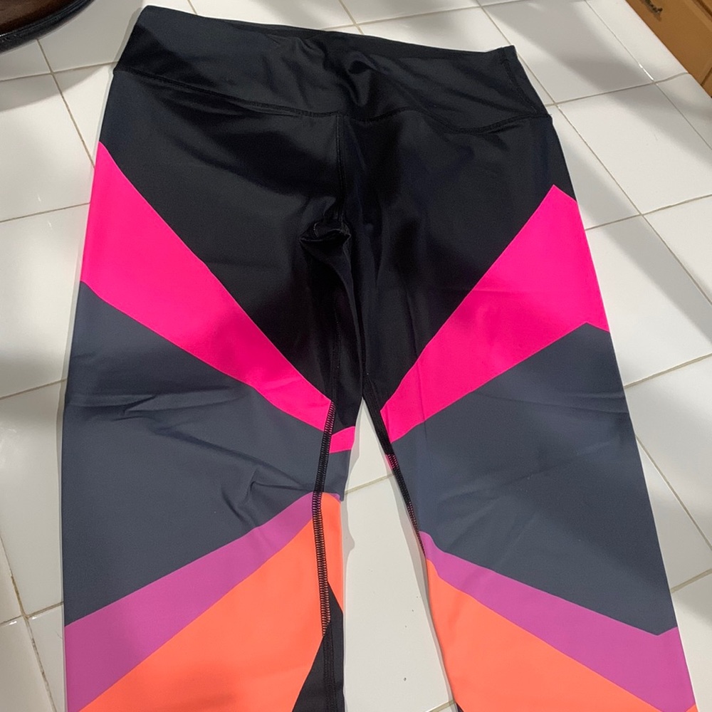 Victoria secret sport leggings like new only worn once size large